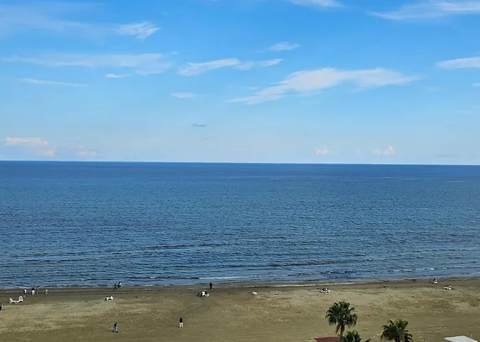 11 - Golden Sunrise Apartment